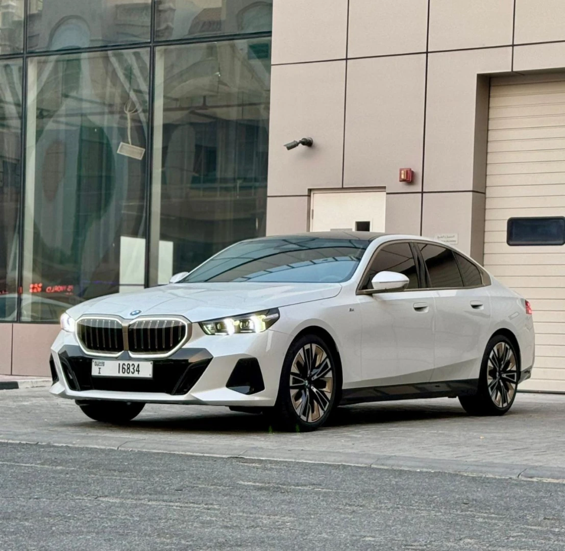 BMW 520I KIT M 2024 - Sedan Car - Image NaN